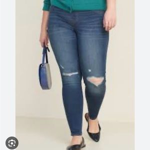 Old Navy Rockstar High-Waisted Distressed Jeans
